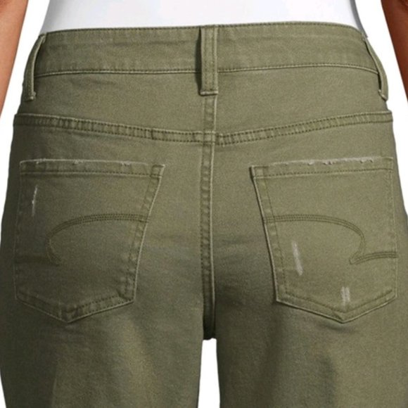 TIME and TRU Women's Mid Rise Capri Pants - green - Picture 5 of 8
